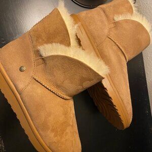 Womens ABEO Sheepskin Boots Size 9